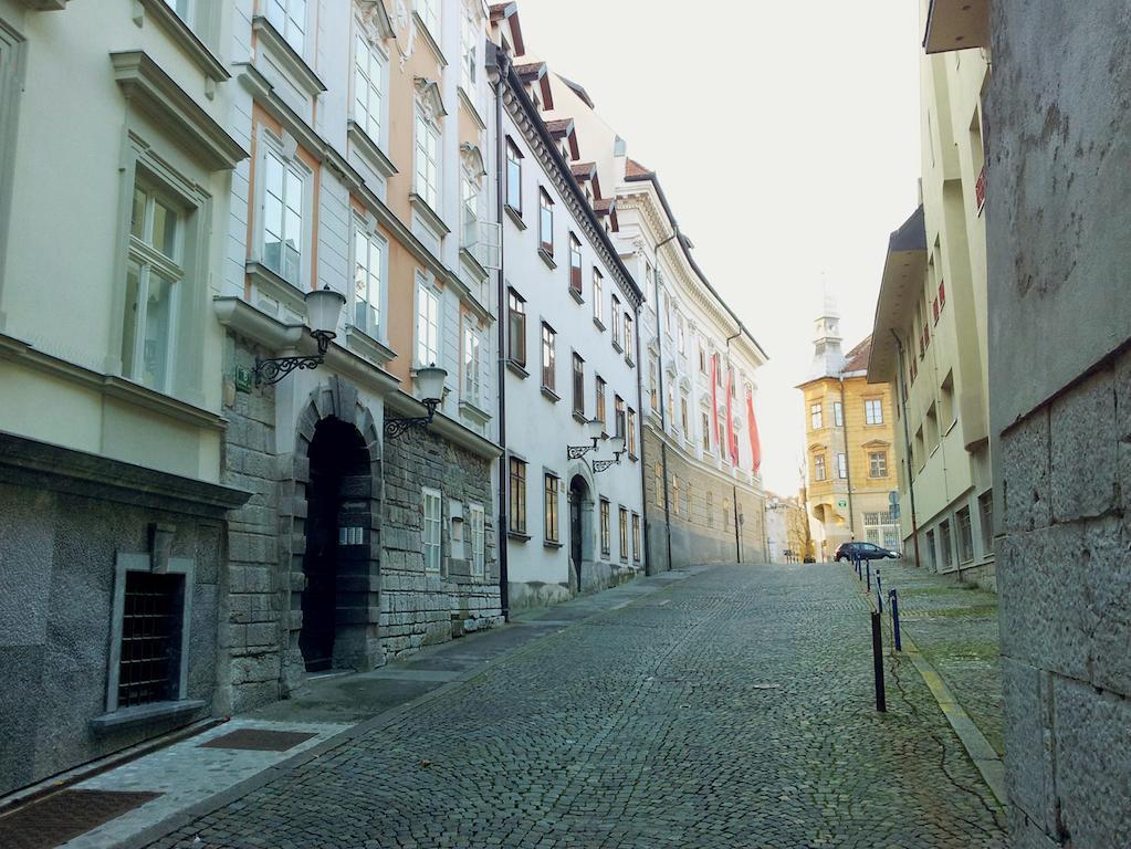 Studio Ian Ljubljana Rom bilde