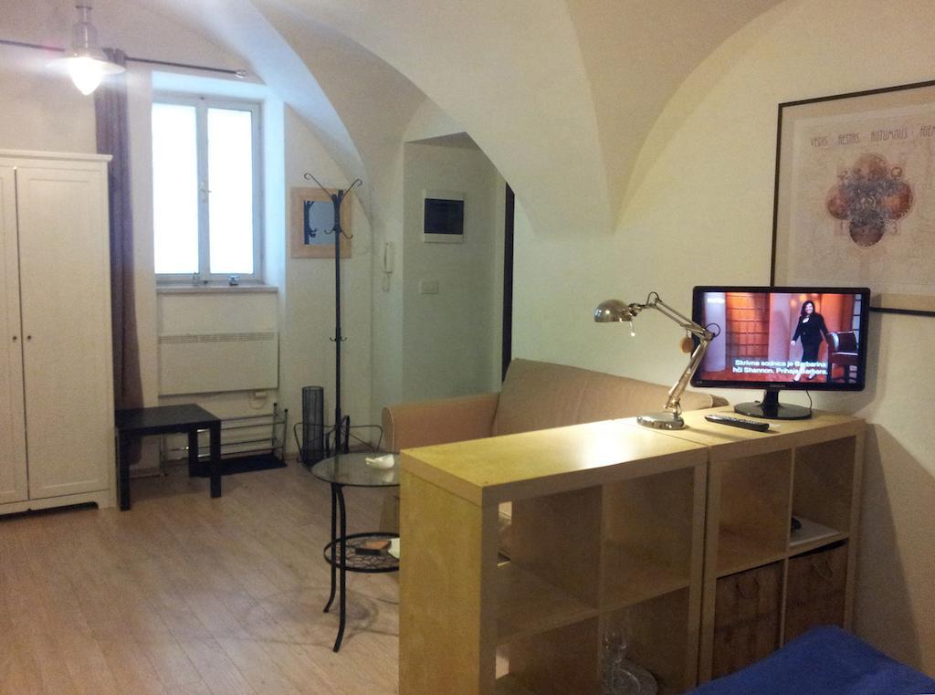 Studio Ian Ljubljana Rom bilde